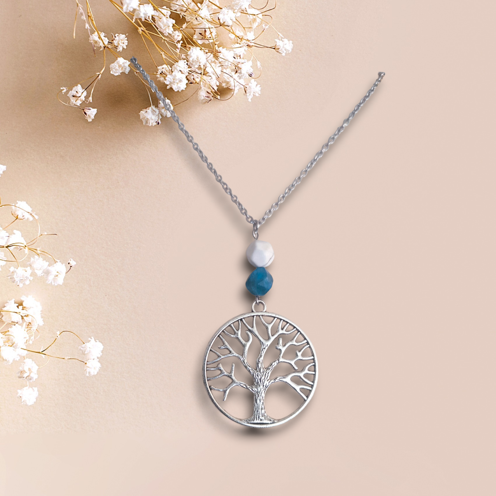 Pendentif Arbre de Vie argenté avec Howlite et Apatite bleue – Bijou en pierres naturelles
